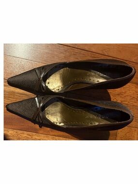 BCBG Brown Pointed Toe Bow Flats with Gold Insole